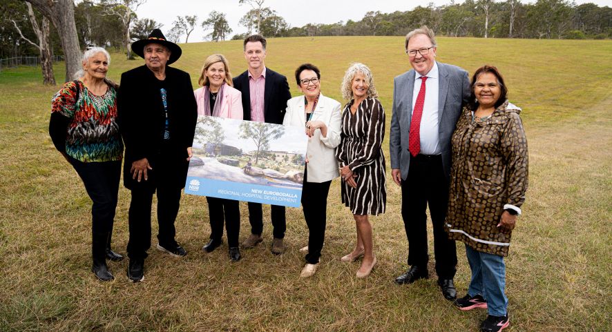 Premier tours new hospital site